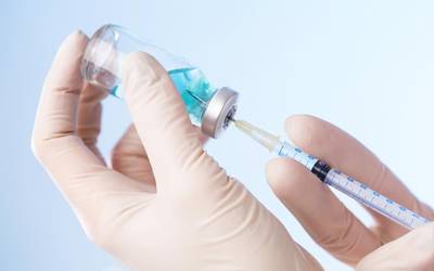 VIII Informe Comisión Asesora COVID-19-OMC: La vacunación antigripal debe extenderse y anticiparse para mitigar los efectos de la COVID-19.