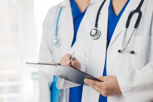 El Foro de Médicos de Atención Primaria se muestra contrario a la contratación de médicos sin la especialidad vía MIR.