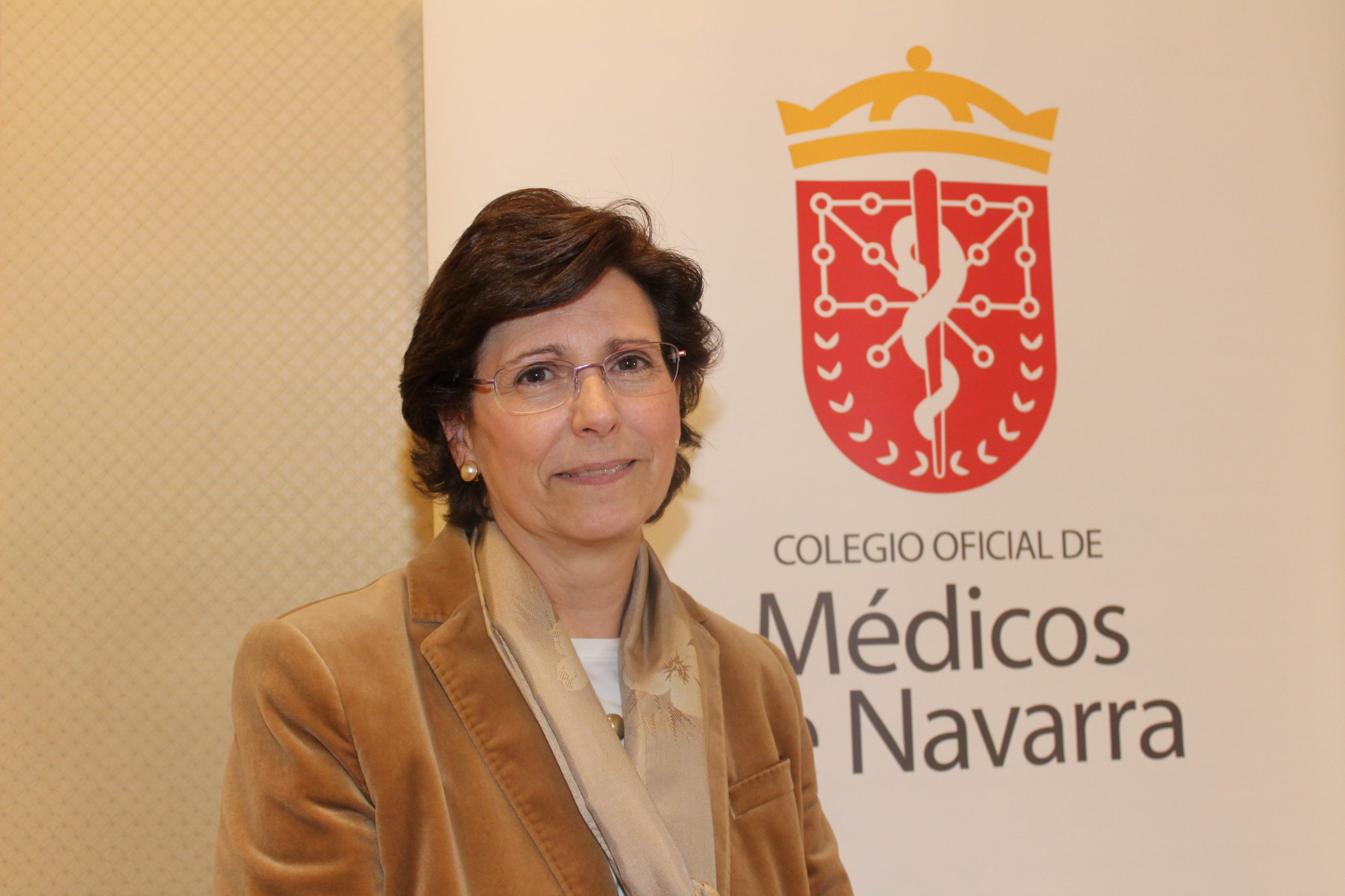 La Dra. Pilar León renueva en la Comisión Central de Deontología.