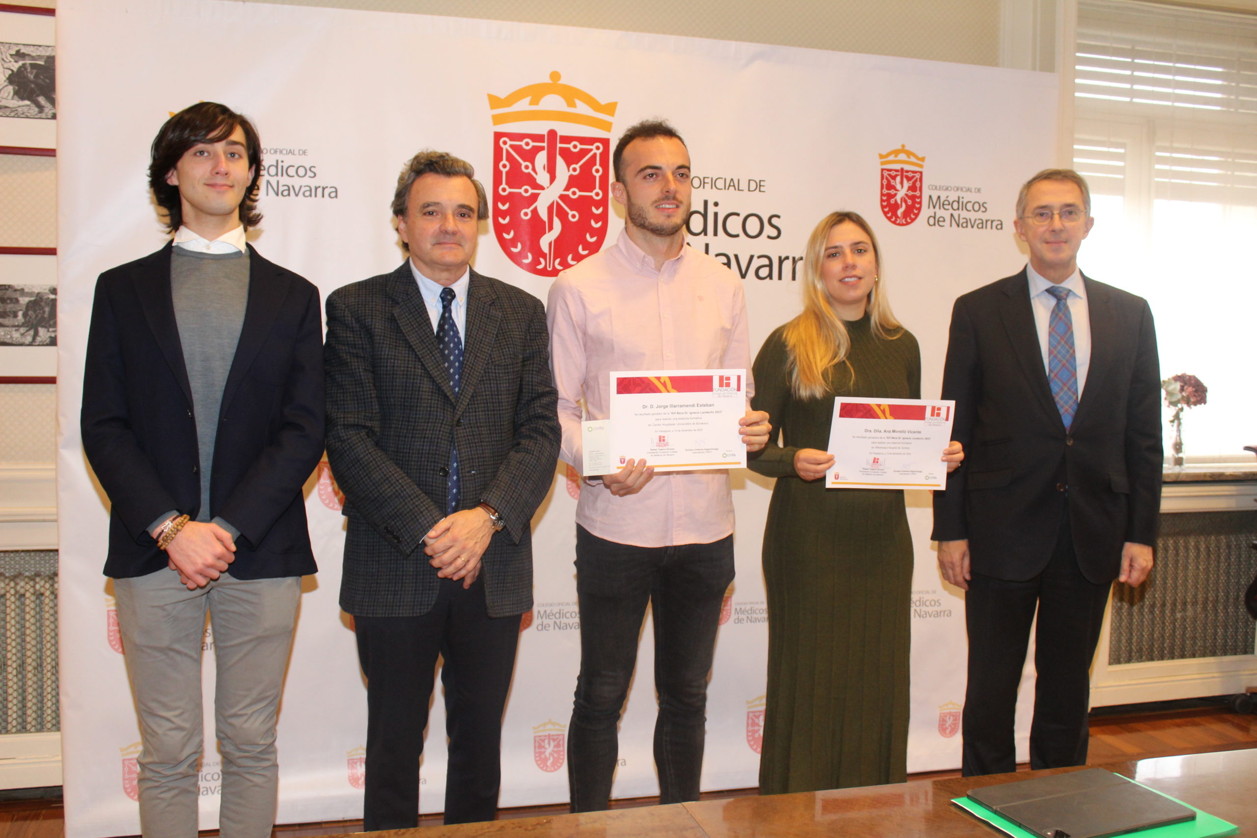 Ana Morelló y Jorge Illarramendi ganan las becas MIR 2023 del Colegio de Médicos de Navarra.