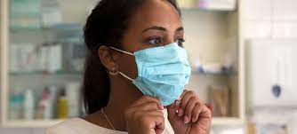 Sanidad hace efectivo el uso obligatorio de mascarillas en centros sanitarios con una orden notificada a las CC.AA.