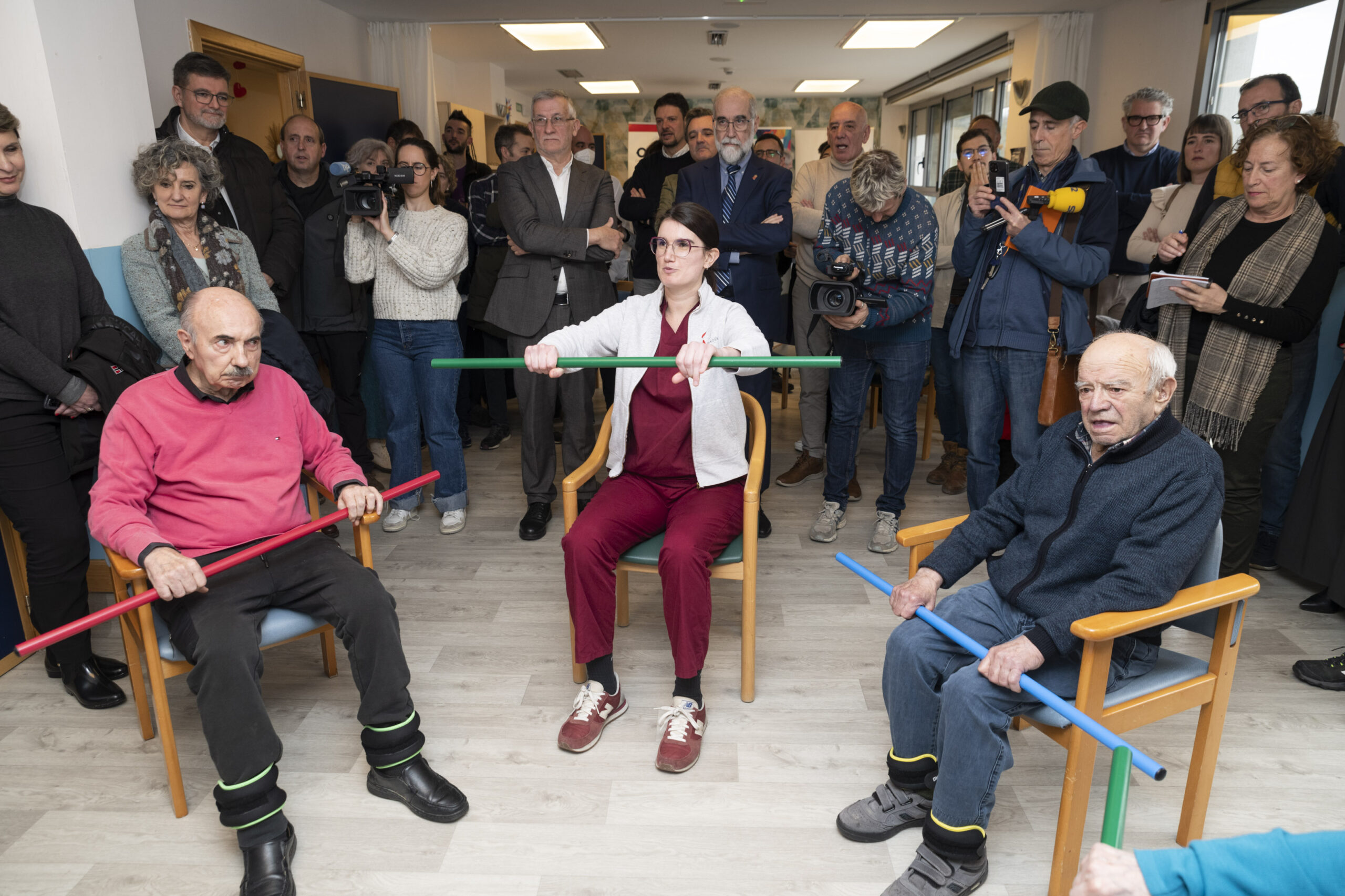 UN CENTENAR DE PERSONAS MAYORES DE ENTORNOS RURALES PARTICIPAN EN EL PROGRAMA DE ATENCIÓN SOCIOSANITARIA ACERCAR.