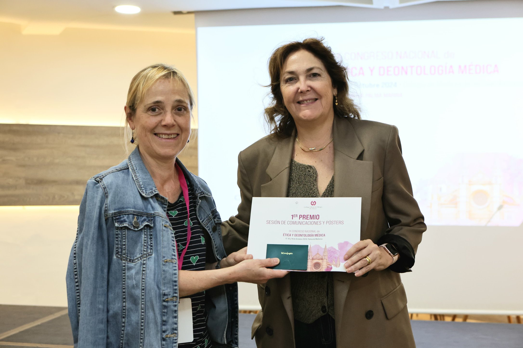 UNA COMUNICACIÓN DE LA COMISIÓN DE DEONTOLOGÍA DEL COLEGIO DE MÉDICOS DE NAVARRA, PRIMER PREMIO EN EL IX CONGRESO DE ÉTICA Y DEONTOLOGÍA MÉDICA.