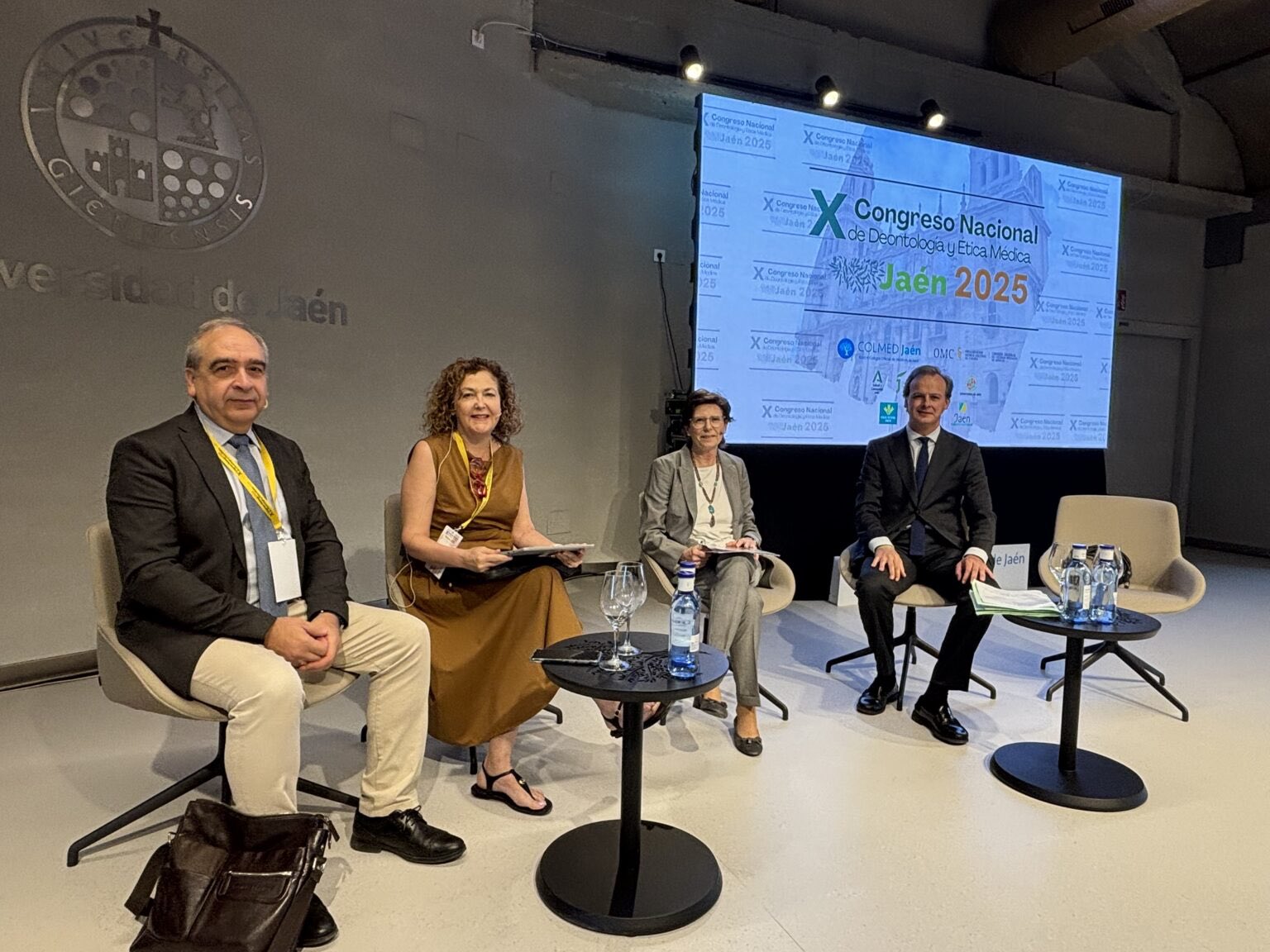 REPRESENTANTES DE LOS COLEGIOS DE MÉDICOS DE ESPAÑA SE CITAN EN JAÉN PARA AVANZAR EN DEONTOLOGÍA MÉDICA ANTE LOS RETOS TECNOLÓGICOS.