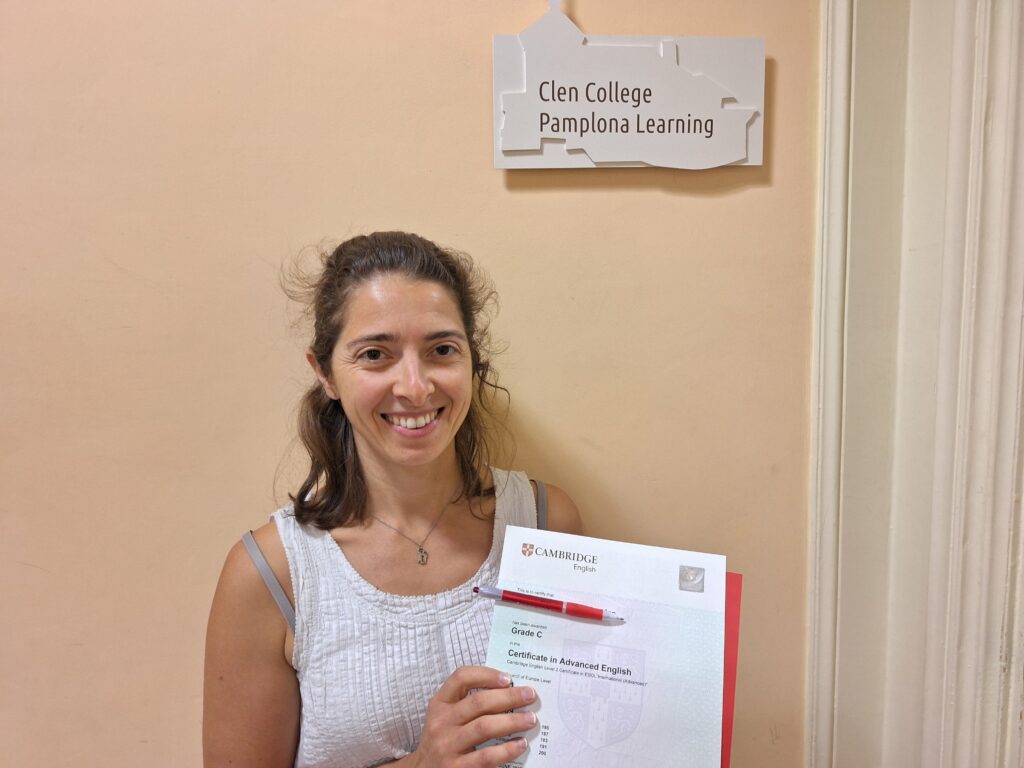 HELENA LEÓN: “EL C1 DE INGLÉS HA SIDO UN REGALO PARA MÍ MISMA, UNA DEUDA PENDIENTE”.