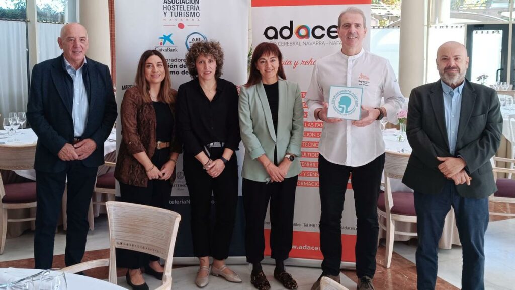 ÁLEX MÚGICA Y EL RESTAURANTE EL COLEGIO, PIONEROS EN UNA GASTRONOMÍA INCLUSIVA QUE DEVUELVE EL PLACER DE COMER A LAS PERSONAS CON DISFAGIA.